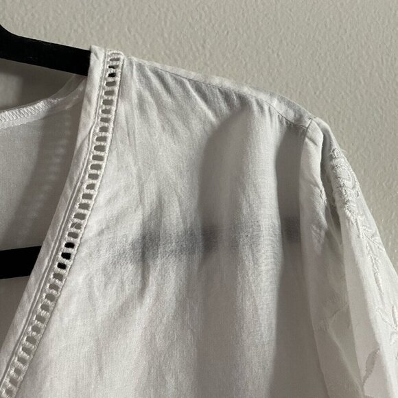 Chicos Sz 0 US 4/6 White Cotton V-Neck Bell Sleeves Embroidered Lace Cutout Top - Picture 7 of 10
